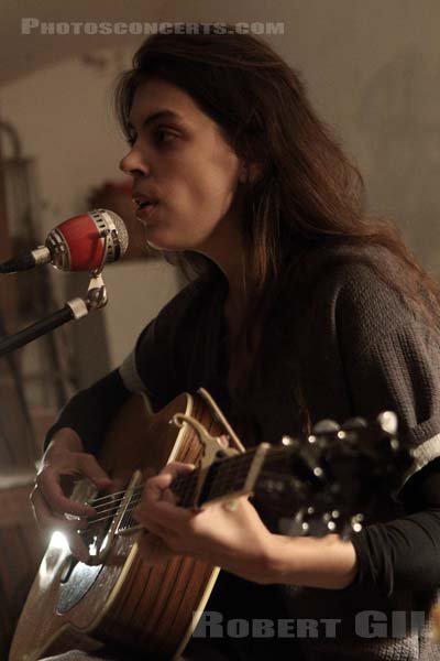 JULIE BYRNE - 2015-09-30 - PARIS - Villa Belleville - 
